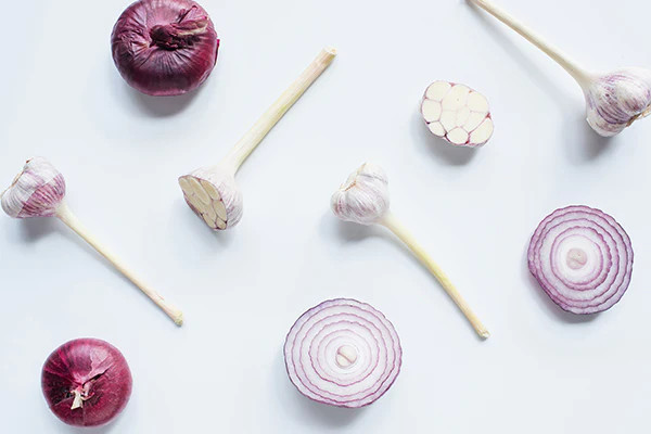 6 Ways To Use Onion To Reduce Hair Fall - Boldsky.com