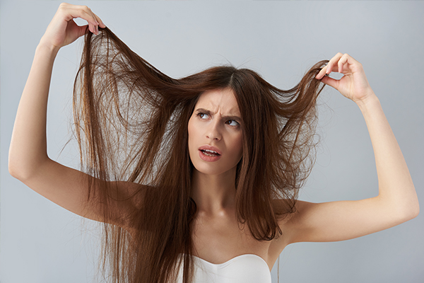 frizzy hair: causes and home remedies to tackle it