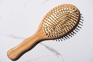 how to clean hairbrushes with vinegar and baking soda