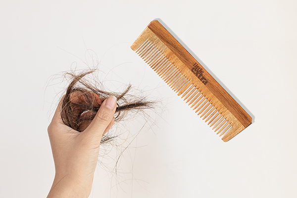 10 Amazing Wooden Comb Benefits For Your Hair